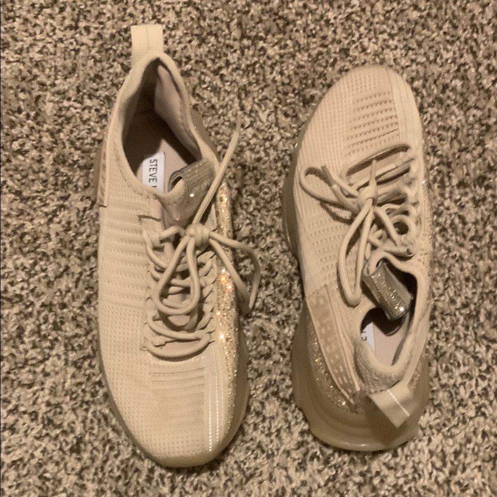 Steve Madden Tan Sneakers Minimalist Design